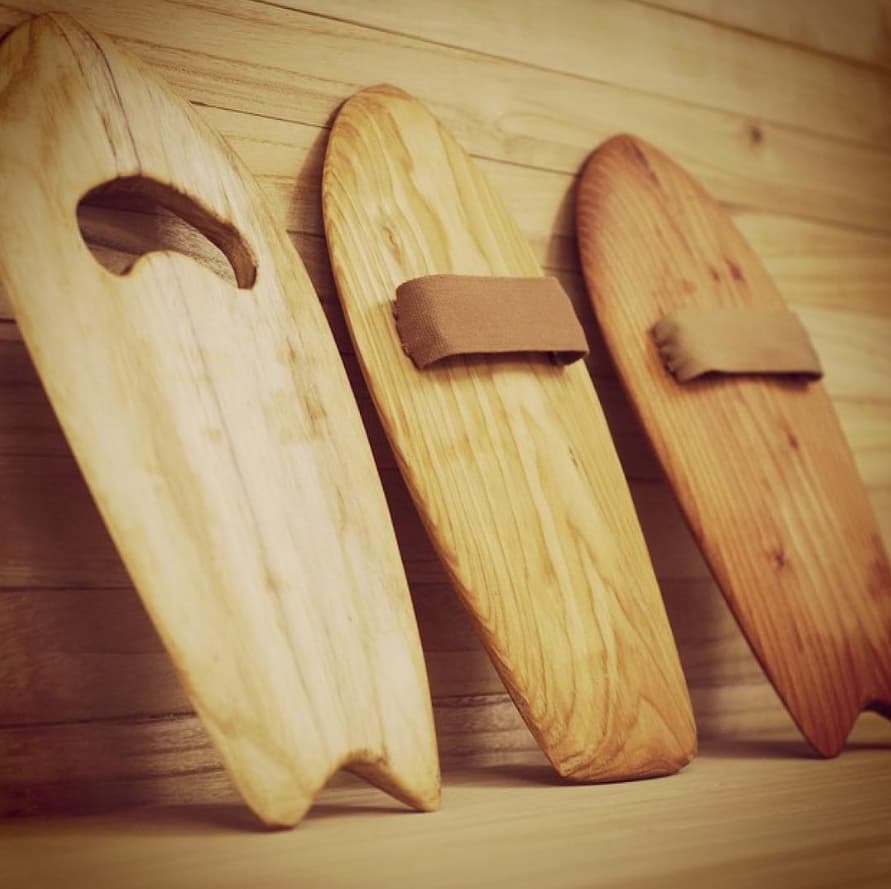 Abbildung: umweltfreundliche Handplanes für Bodysurfen von Bliss Surfboards